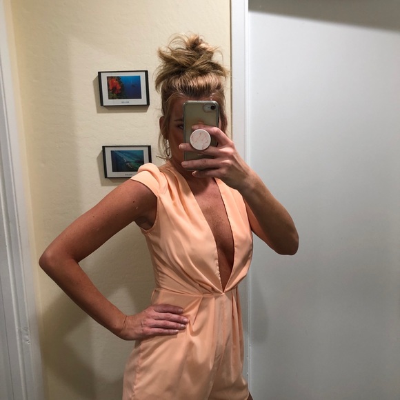 🍧Like New | TOBI Romper - Picture 2 of 5